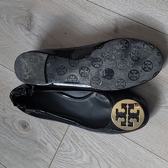 Tory Burch black patent ballet flats sz 8 - Picture 3 of 4